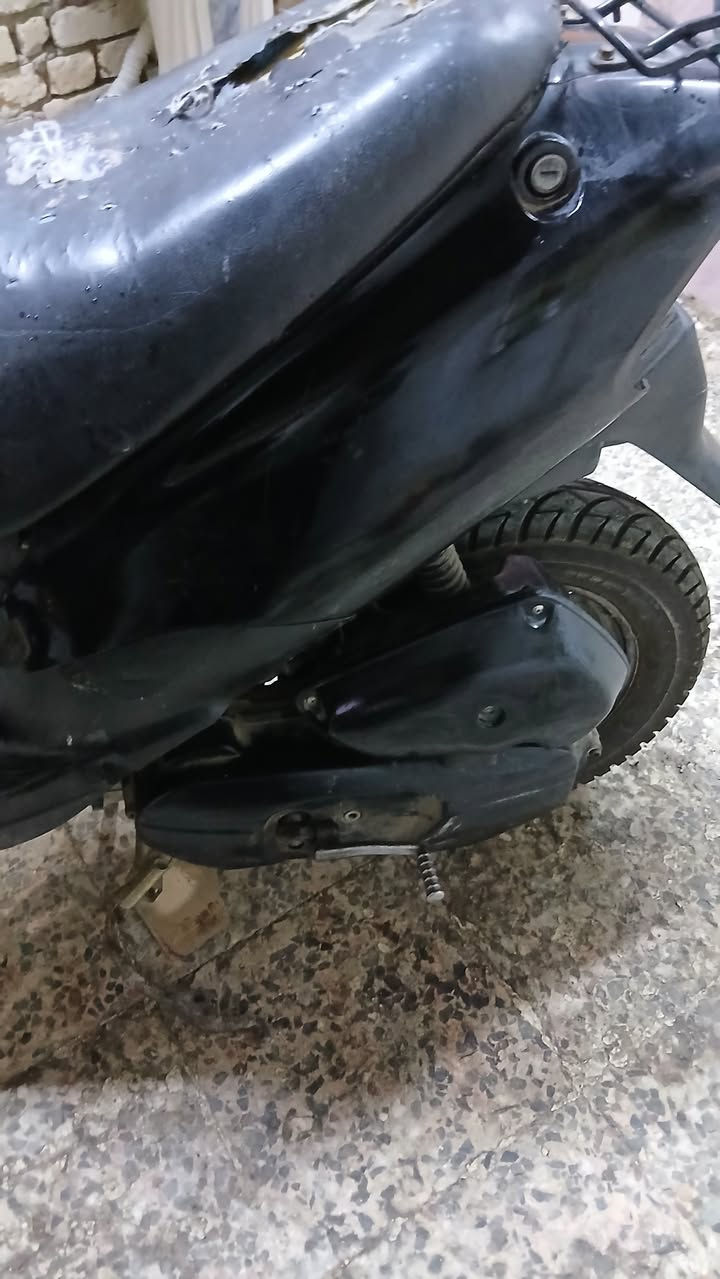 السلام عليكم
دراجه ساسوكي رياضي شغاله يحتاجلها ترتيب وبيها نقوصات ابيع كوم حديد السعر ١٠٠ الف وبيها مجال ان شاء الله للشراي 
موجود واتساب وشريحة ***********
