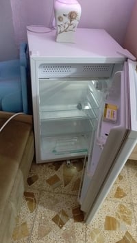 ثلاجة • للبيع