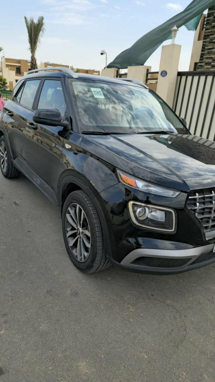 للبيع هيونداي فينيو 2021 - اقتصادية، أنيقة،
التفاصيل
الموديل هيونداي فينيو (Venue)
سنة الصنع : 2021
سنه الشراء 2022/11
اللون أسود ملكي (Black Noir Pearl) 
المحرك 1.6 لتر، اقتصادي جداً جداً في استهلاك الوقود. المنشأ كوريا تصنيع كوري أصلي). الحالة العامة السيارة نظيفة جداً، داخلية مخمل (NNB) مرتبة، تبريد ثلج تحكمات ستيرن، شاشة كبيرة تدعم Apple Car Play و Android Auto
🥰المميزات الإضافية🥰
نظام مراقبة ضغط الإطارات.
مانع انزلاق ونظام ثبات إلكتروني
حساسات خلفية وكاميرا دوارة.
السيارة جاهزة من كل النواحي تحويل سنوية، فحص
زيت و فلاتر جديدة.
اير باك سليم
السعر: [١٣٠$] قابل للتفاوض البسيط للجادين فقط.
المكان كركوك
للتواصل ***********
