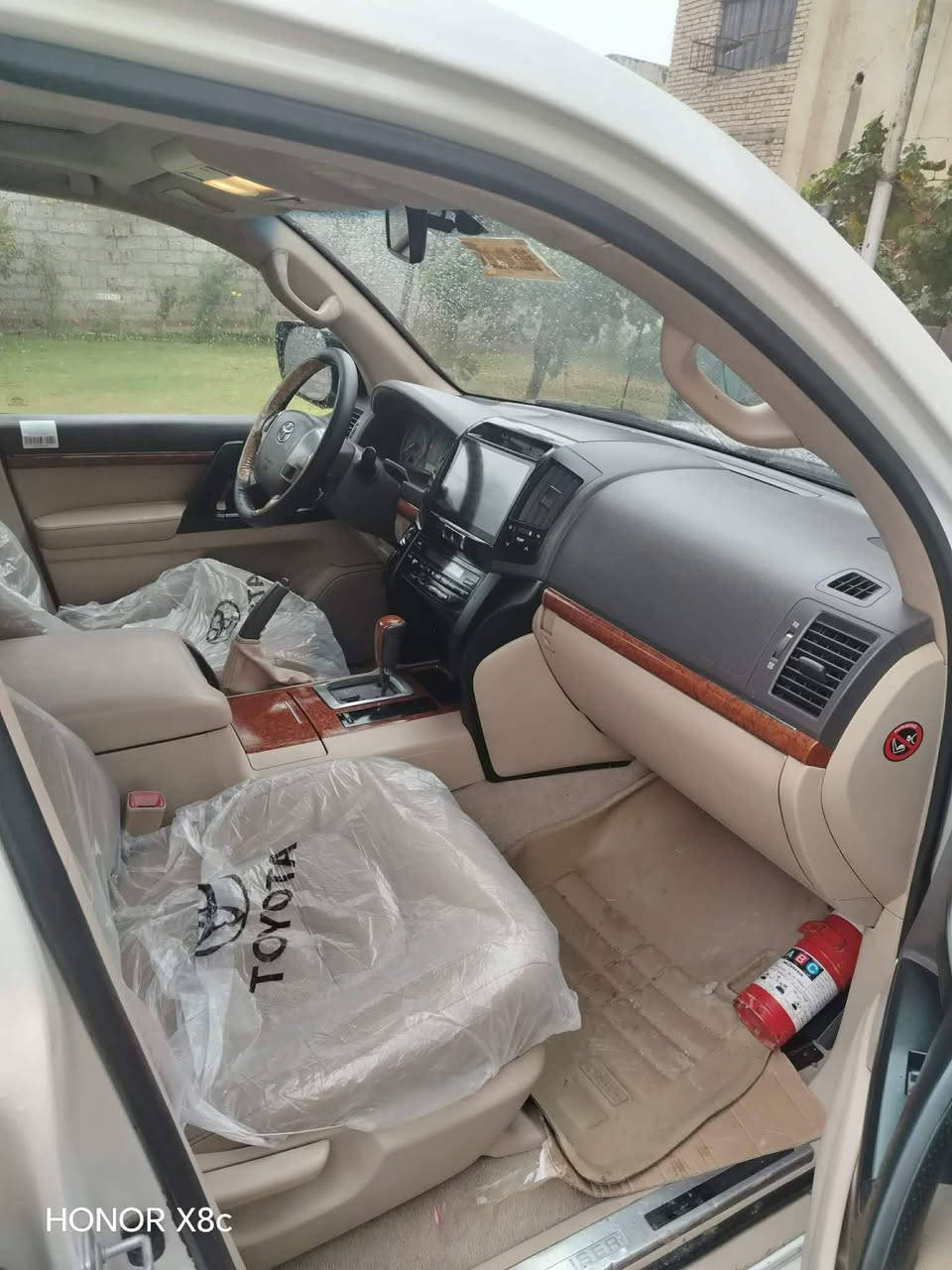 السلام عليكم ورحمة الله وبركاته لاندكروز 2013 بريم اصل تشغيل عن بعد سياره مكفوله كفاله عامه ماعده بارد كلش بسيط بالجاملق ماشيه ١٨٦ حقيقي رقم بغداد تحويل ثاني يوم السعر 365$العنوان بابل المسيب رقم الهاتف *********** السونار مذكور مع الصور
