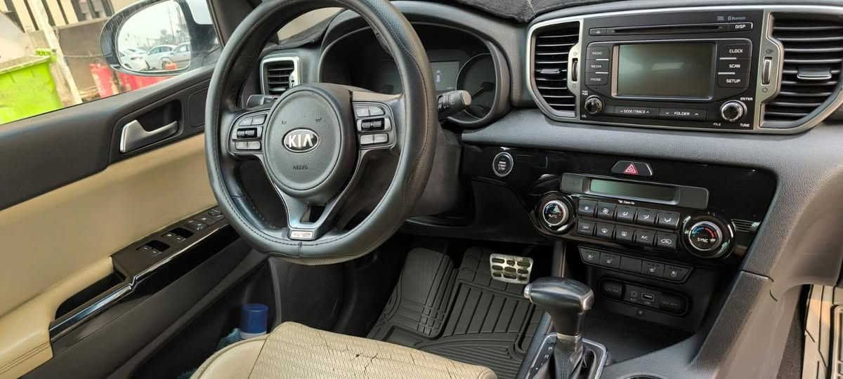 سلام وعليكم
للييع سبورتج ١٦ خليجي
سونر واضح اماَمك
مواصفات فول ١ ع ١
سعر ١٧ونص
عنوان بغداد زعفرانيه
رقم تلليفون***********
