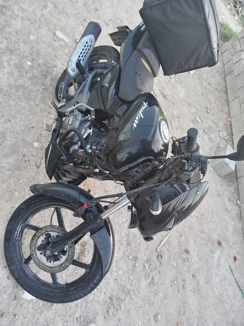 سلام عليكم شباب دراجه بولسر( للبيع او مراوس بوكسر مرقم) محرك 150 نضيفه محرك وكشر بس يراد مازده وجاملغ رقم بغداد سعر 1500 وبيها مجال رقم هاتف ***********
