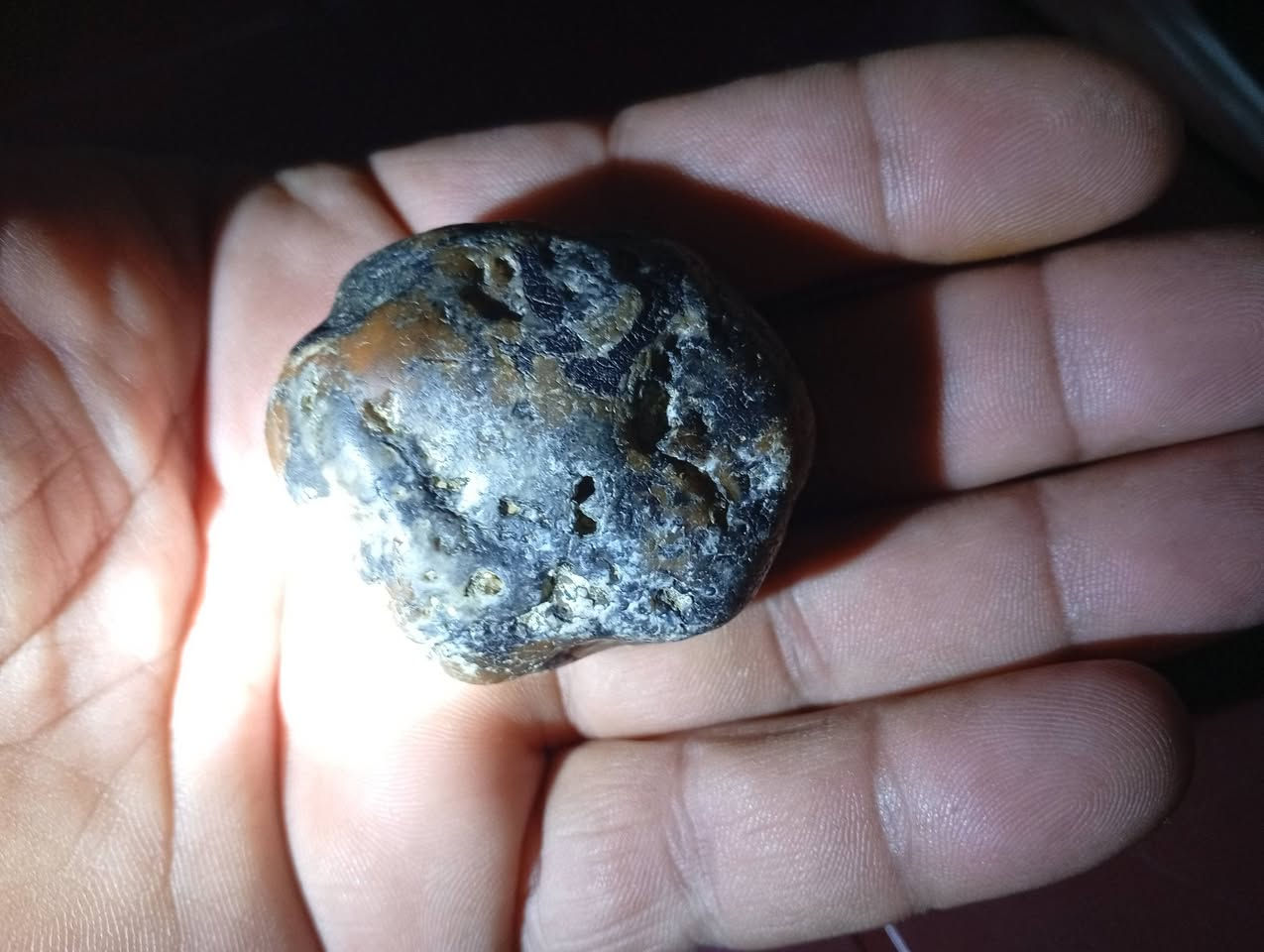 حجر كريم ملاكط للبيع للاستفسار اتصال بالرقم *********** ابو حسن
