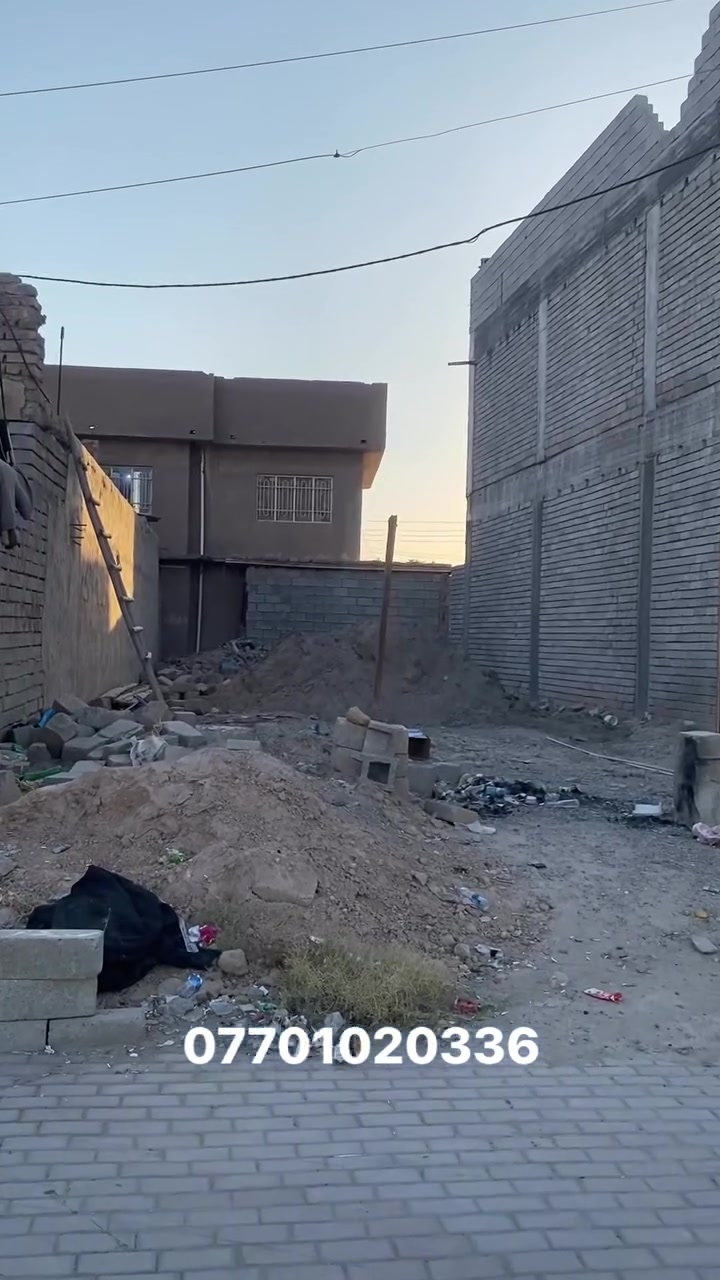 قطعة تجارية للبيع
بالخضراء على الحولي قرب الضريبة
مساحة 170 وجه 8.5 و نزال 21 
للاستفسار:
***********
