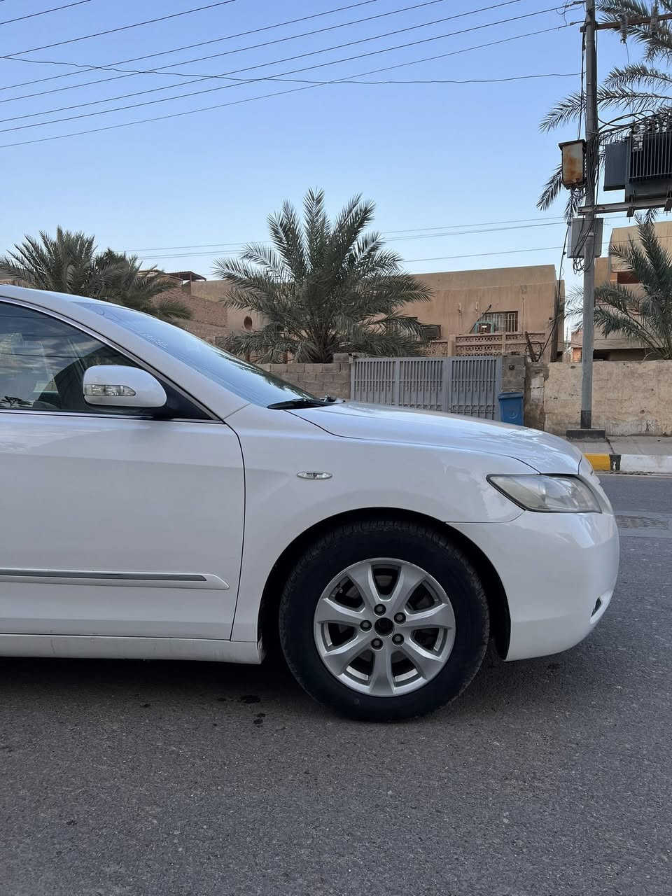 السلام عليكم 

للبيع فقط كامري ٢٠٠٩ وارد خليجي GLX

مكفولة من الصبغ بيها فقط بارد بالجاملغ الخلفي والباب الخلفي بدون ضرر بدون دواخل بدون تبديل اي قطعة سيارة جاهزة ما بيها نقص اي شي ادامة كاملة تايرات امامي جديد شادهن باتري جديد محرك وكير جدد محرك لا تنقيص ولا تبخير كهربائياتها كلها ع بلاد دوشمة كشنات جديدة داخلها كلة نضيف سيارة فول مواصفات اعلى فئة بالكامري فتحة وبردة خلفية لتبريد ولتدفئة شغالات حدادية امامي خلفي جديدة 

مكان السيارة الانبار فلوجة تحويل مباشر السعر ١٢٢ 

رقمي ***********
