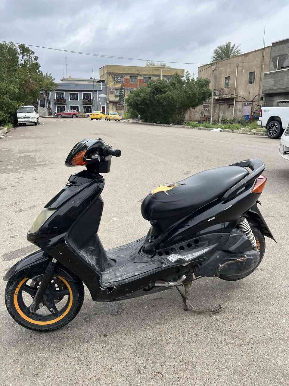 السلام عليكم سكنس نثية كوري الدراجه تشتغل وتمشي ولكهربائيات كلها شغاله بس بيها كرنك سعرها من الاخير 200 الف عنوان بغداد الشعلة ***********
