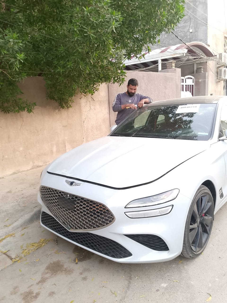 -يتوفر زجاج السيارت الحديث والقديم
-بأسعار جيده تبديل الزجاج الامامي الكافه انواع السيارات 
-تبديل الزجاج المضلل البيبان والخلفيه 
-ازاله التضليل من الزجاج الامامي والابوب
-تنضيف مكان الزجاج بعد ازالته  
-ويتوفر زجاج اصلي الكافه انوع السيارات 
-ويتوفر زجاج درجة اولى مع ضمان جوده العمل والزجاجه -فتره الضمان 3️⃣سنوات 
مع احسن انوع السلكون 
-يتوفر جميع انواع السلايتات لجميع انواع السيارات
-ويتوفر زجاج درجه ثانيه ضمان فقط جوده العمل وليس -الزجاجه 
-وكل هاذه عدنه شد موقعي داخل بغداد فقط ضايج من -الزدحام ماعندك مجال تجي احنى نجيك بكل مكان ابغداد 
-وتشوف الشغل اذا ميعجبك ربع متنطي والجامه هديه من -عدنه الك 
-موقعنا شارع شيخ عمر قرب مقبره الغزالي 
-للاستفسار اكثر اتصل بنا او مراسله ع واتس اب***********ابوفهد
