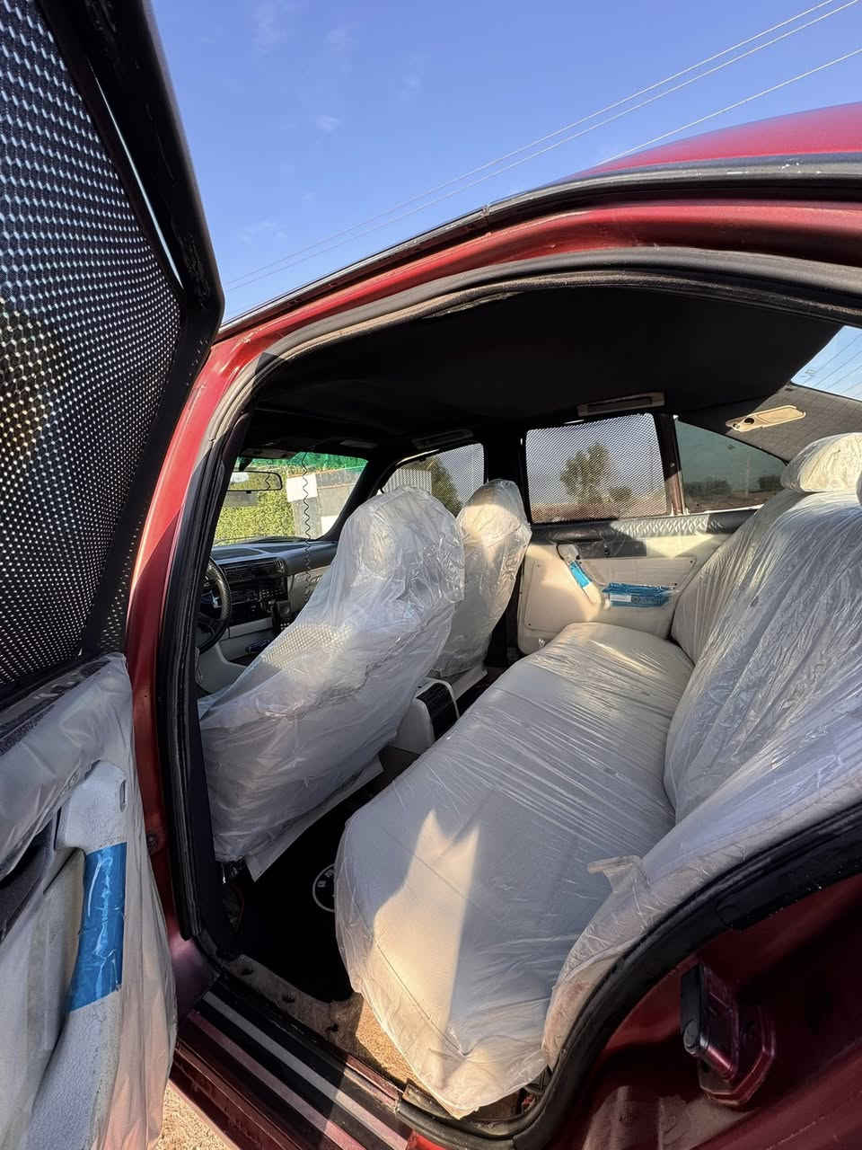 السلام عليكم 
للبيع 525 مسكر 
رقم بغداد 
فتحة بجم عريض 
م 1991 تحويل مباشر 

…..ملاحضة….السيارة بيها بعض النقوصات 
للاستفسار اكثر اتصل وتشلع عيوني 
مكاني بابل 
ه ***********
السعر،،،،53 وبيها مجال بعد المعاينة 
شي قليل
