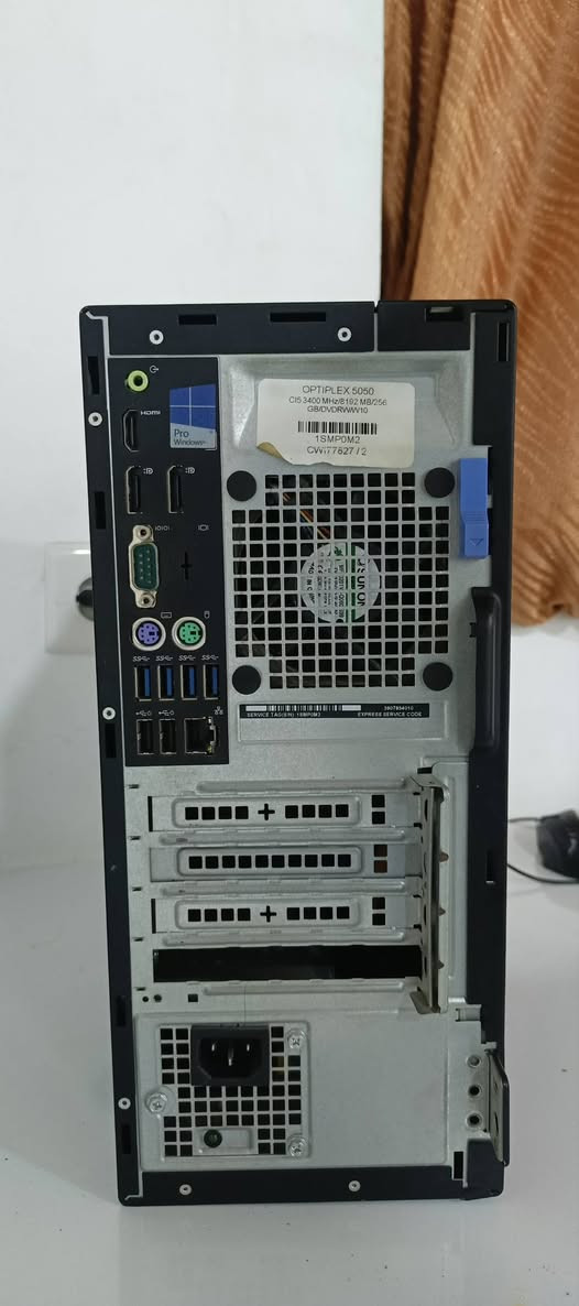 حاسبه DELL OptiPlex 5050
معالج core i5 7500  الجيل السابع
رام 16 كيكا DDR4
كرت شاشة داخلي 8 كيكا
هارد m.2 256 ssd
هارد ssd 1 تيرا
شاشة حجم 24 ASER منفذ HD
ماوس + كيبورد
تواصل خاص او اتصال ***********
