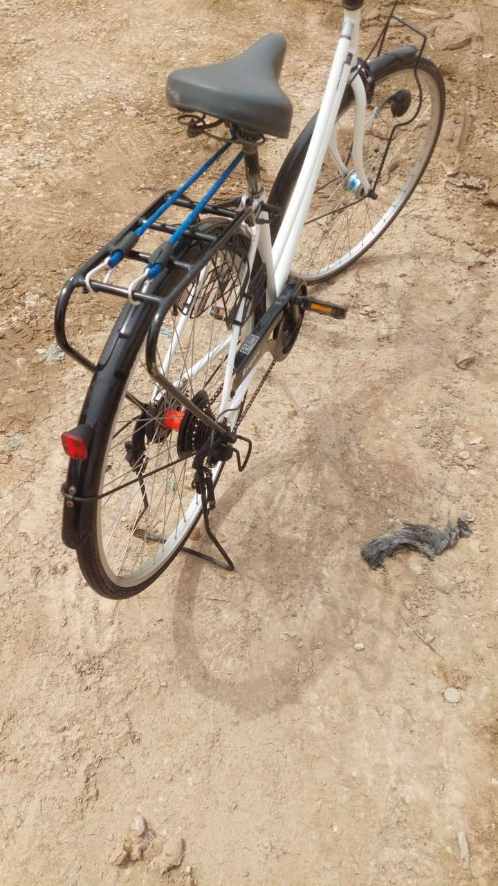 بايسكل حجم ٢٧ جديد صارلي٥  ايام من جبته جديد شخط مابي بايسكل فحم فحم نضيف سعر خاص راسلني او خابرني وتدلل ***********
