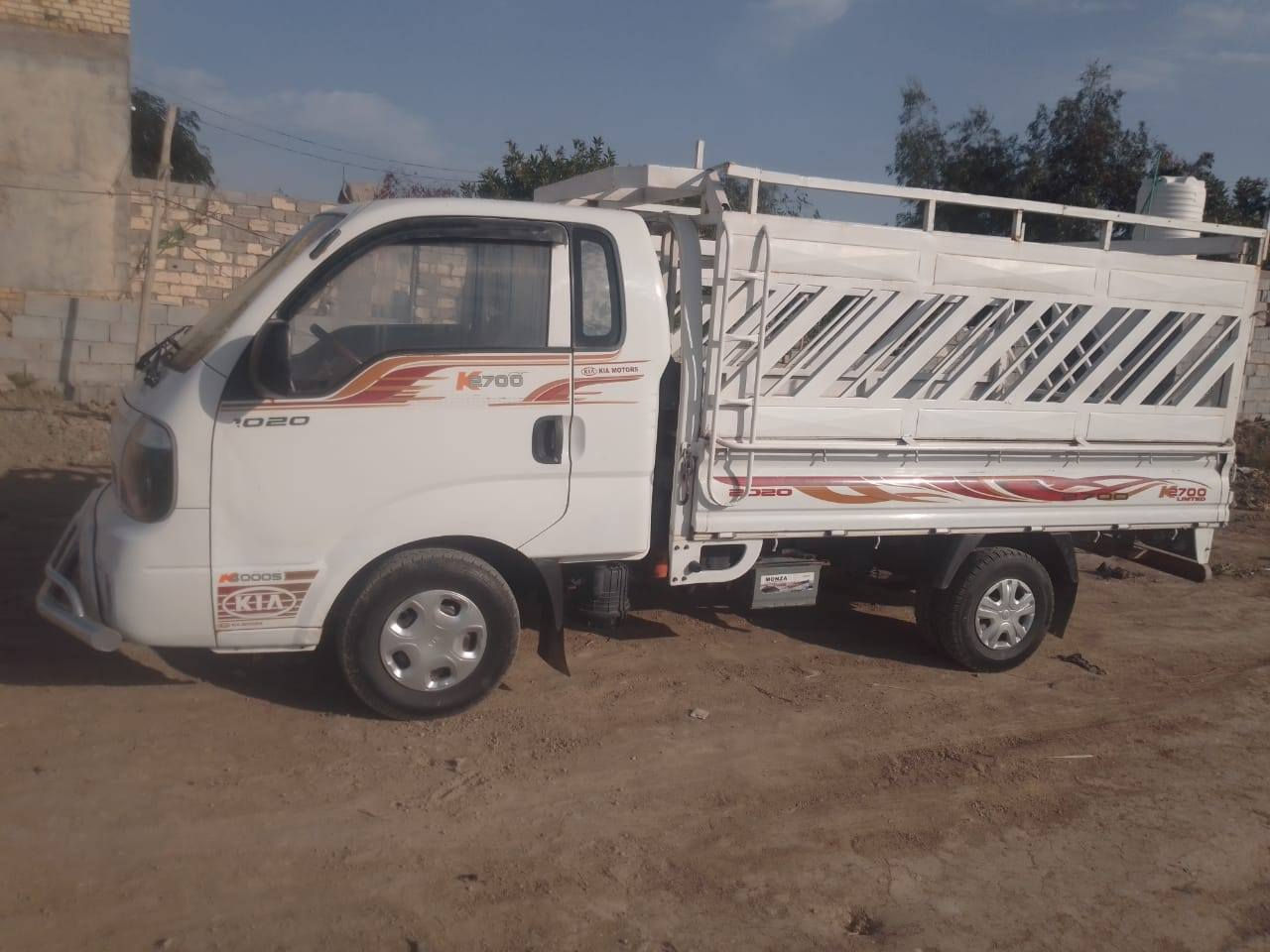 كيه بنكو موديل 2015 كفاله عامه
ماه عده دوس بيهن صبق لاه تبديل ولا بارد ولا خياس 
سياره جديده جاهزه مجهزه من سدر جديدة مكينه لاه تبخير ولا تنقص كير اكسن كفاله كرهبيات كلي شغال تخم جددد سيارة جديدة خير من الله سيارة مال جناي
تحويل ثاني يوم سنويه مجدده لل 2028 مشروع وطني
سعر 97 بيه مجال رقم هاتف ***********
