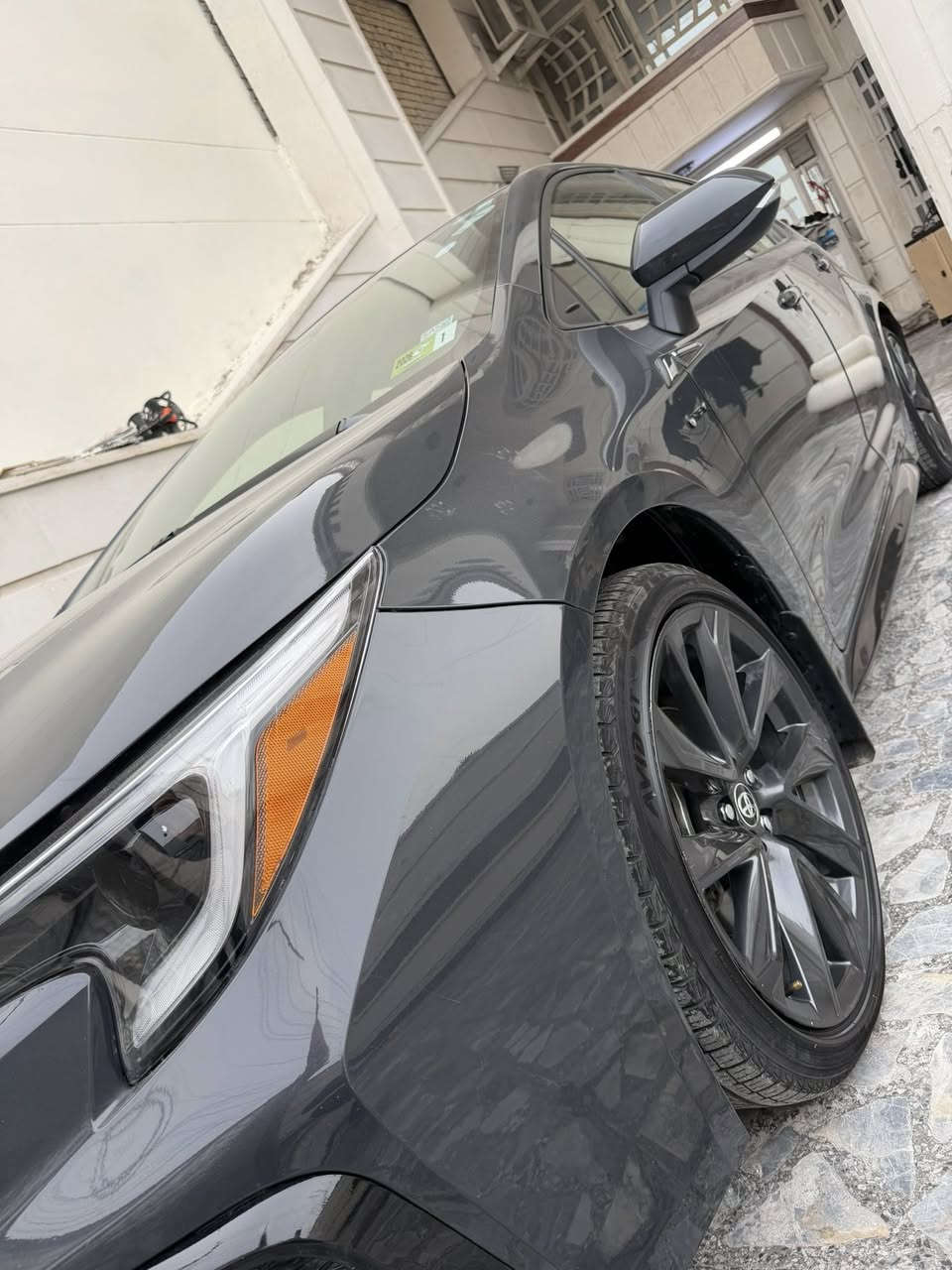 كورلا موديل 2024 SE هايبرد وارد امريكي لون اسمنتي 
فول الفول 
مواصفاتها :
شاشه كبيره
بصمه
 انظمه قياده 
كاربلي
تحكمات ستيرن جهتين
بصمه دخول ذكي
تحديد مسار 
قياده ذاتيه 
تحديد سرعه
هندبريك بصمه 
اتو هولد 
السيارة بيه صبغ ربع بنيد ودعاميه فقط
الاستفسار ***********
