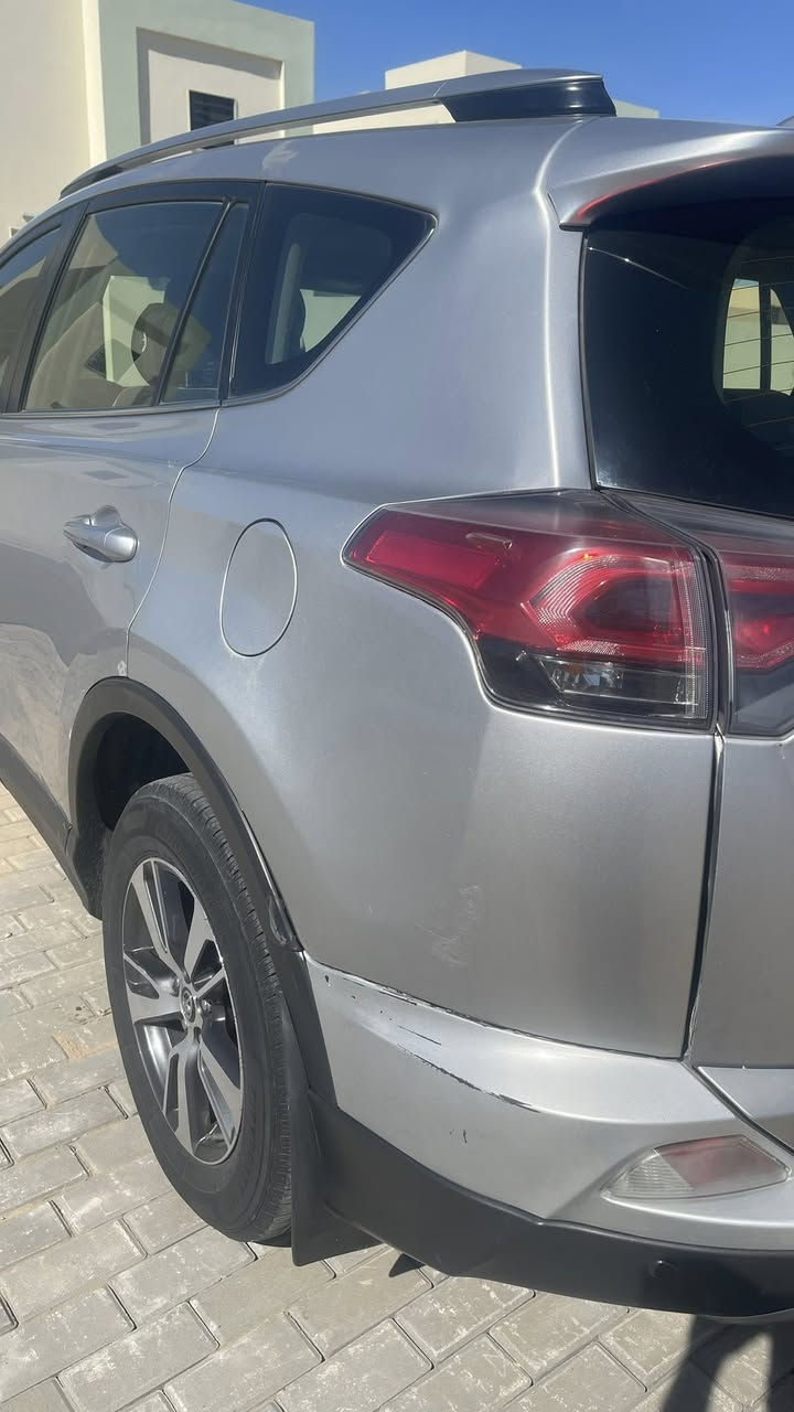 راف فور خليجي موديل 2018
السياره نظيفة 
ماشيه 130 
مواصفاتها 
فتحه 
تشغيل عن بعد 
جنطه كهرباء 
تحكم بالمري 
مثبت سرعه 
مودات قياده 
السياره كفاله من كير ومكينه وتبريد وصدر 
ملاحظة السياره بيها صبغ نصف الجاملغات الخلفيه 
والجنطه تعديل بارد 
وبابين جهة السايق بارد 
بس الضربات الي بيها جداً خفيفه ما متاذيه السياره ونظيفه على ايدي 
سعرها 168


**إذا كنت صاحب هذا الإعلان وتريد حذفه لأي سبب، رجاءا أرسل رسالة إلى الدعم الفني**