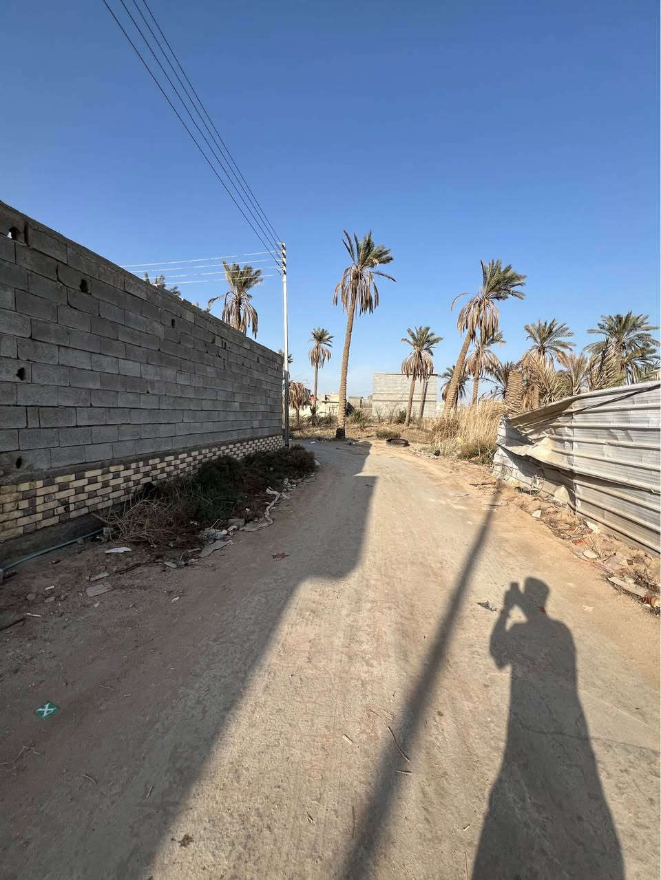 تمام، هذا كليشيه مرتب وجذاب لبيت 300 متر هيكل 👇

🎬 أول 3 ثواني (جذب):
🔥 “فرصة استثمارية نادرة… بيت 300 متر هيكل بسعر مغري!”

📢 نص الإعلان:
بيت للبيع 🔑
مساحة 300 متر (هيكل)
موقع مميز جداً في البصرة – شط العرب – الجزيرة 📍

💎 فرصة ذهبية تكمله على ذوقك
💎 موقع قوي وقريب من الشارع والخدمات
💎 مناسب للسكن أو الاستثمار

🏗️ هيكل متين وجاهز للإكمال حسب رغبتك
✨ تقدر تصممه بالشكل اللي يعجبك 100%

📞 رقم التواصل:
0772 714 5535
0772 714 5535
0772 714 5535

🔥 لا تضيع الفرصة… هيكل اليوم، بيت أحلامك باچر!

إذا تريد، أكتب لك نسخة أقصر للتيك توك (10 ثواني) تخلي الفيديو ينفجر مشاهدات 🔥 شط العرب, البصرة
