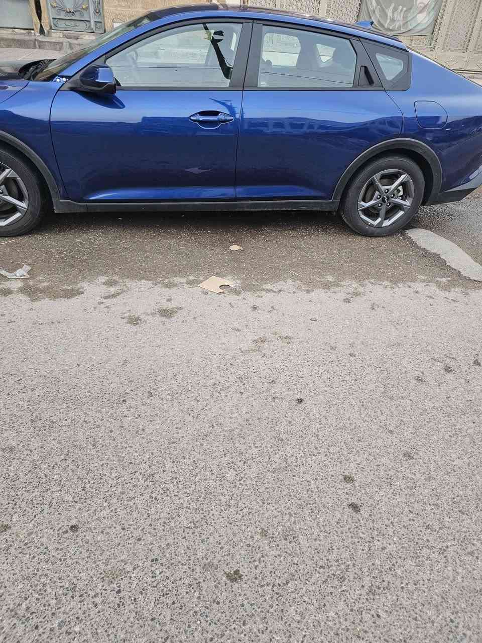 كي فور امريكي موديل 25 نص فول بدون ايرباك بدون شواصي بدون لغد بصمه رادارات امامي وجانبي تشغيل عن بعد المكينة الفين دوش توقيف ذاتي بدون ايرباك ماشي 17 الف السيارة بسمي المنفيس موجوده السيارة بغداد  بنيد مبدل فقط السعر اتصل على الرقم ***********
