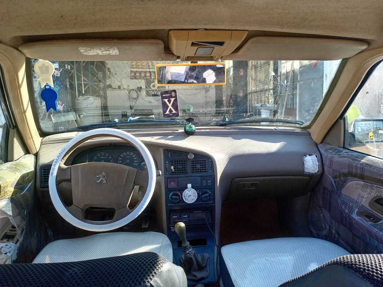 سلام عليكم سياره بيجو موديل 13 رقم بغداد سنويه بعده ماصاقطه سياره مال جناي بيه جاملغ امامي فقد سياره كير مكينه تبريد حداديه تخم تاير سياره جاهزه لا يت زنون عالي سعره 45؟؟؟؟؟ *********** عنواني نجف كوفه
