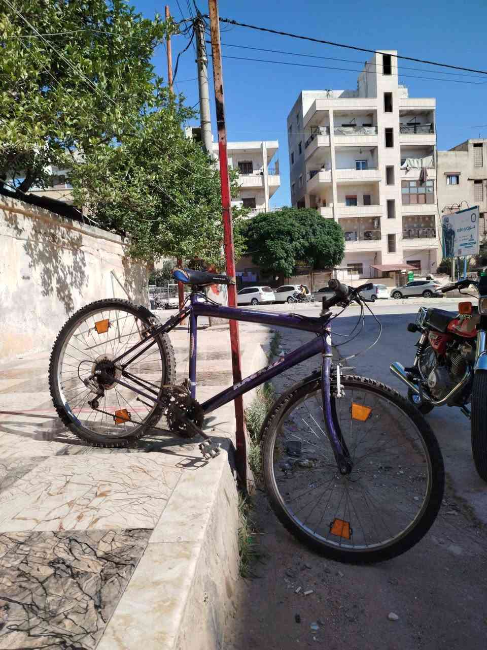 السلام عليكم ورحمه الله وبركاته 
البيع جملة الجملة ومفرق 
تشكيلة واسعة من الدراجات الاوربية من كافة المقاسات
الاسعار 
مقاس 26 السعر من 50 دولار حتى 100 دولار 
وهناك قطع مميزة سعرها فوق 100 دولار 
موقعنا على خرائط غوغل باسم 
شركة الخليل للبسكليتات الاوربية 
العنوان ادلب شارع الثورة غربي دوار الزراعة باتجاه جامع سعد وشمال دوار الشمعات قبل بناية الباخرة على اليسار 
رابط مجموعتنا على وتس اب 
https://chat.whatsapp.com/Ek8Uvs95v68Eufg1Uo0p1U
التواصل ابو جمال+963986815842
ابو القاسم+46700720502
يوجد شحن لكافة المحافظات السورية 
ويوجد رابح على عدد المشاركات 
دمتم برعاية الله وحفظه


**إذا كنت صاحب هذا الإعلان وتريد حذفه لأي سبب، رجاءا أرسل رسالة إلى الدعم الفني**