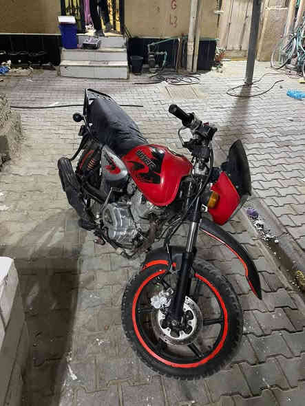 السلام عليكم دراجه بوكسر ادوات فحل محور ماكينه ستوته دراجه نظيفه ومحرك جديد دراجه كل شيء شغال عينه لايت عشاير كهربائيات كلها شغاله سعر 600 قفل
***********
