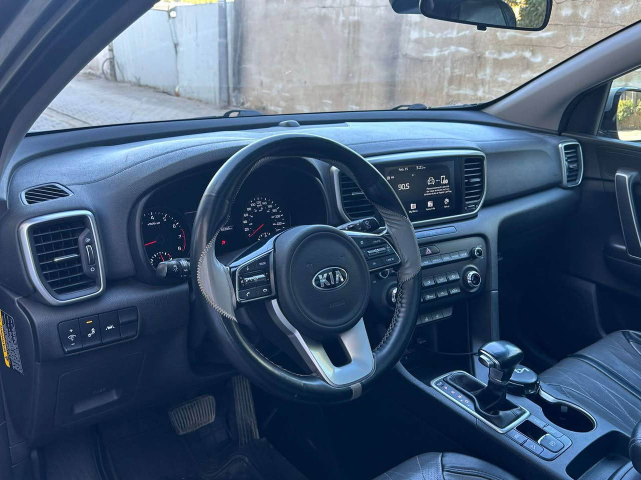 كيا سبورتج موديل 21 حادث جاملغ وبنيد وبيه شخط بل الباب الخلفي موضح بصور. رقم أربيل  سياره جاهزه. ونظيفه السعر 17300 وبي مجال مكان بغداد رقم صاحب السياره *********** بغداد, العراق
