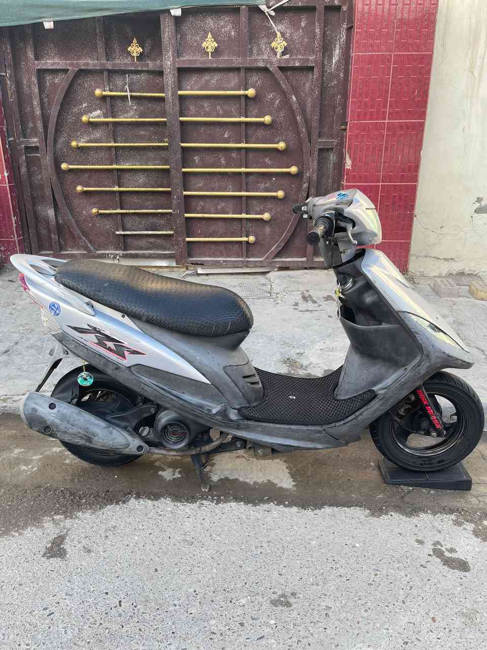 السلام عليكم دراجة ماكس عدلة للبيع كفالة دراجة كلها ختم واحد منطول لطول بلادية قبل شهر نزلتها رمبة من ضلال كلشي مناقصها شي كاملة مكملة جيب فيتر وتجي تفحص سعر 900وبيها مجال كلش بسيط شراي يتفضل خاص رقم تلفون(*********** )
