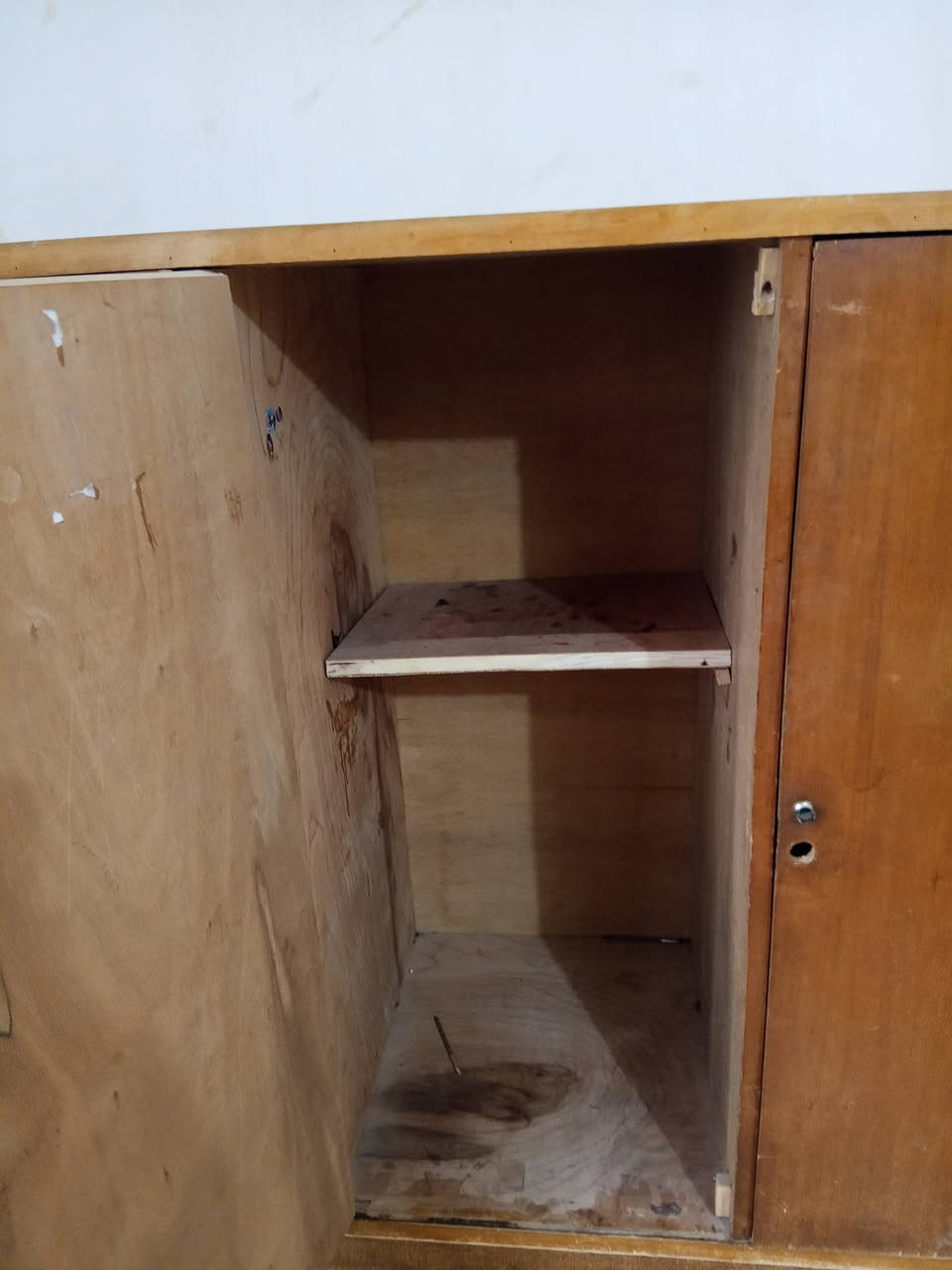 السلام عليكم ورحمة الله يوجد مناميه للبيع المكان ناحيةالشورة قريه تلواعي السعر خاص رقم الهاتف ***********
