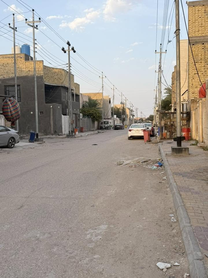 بيع مستعجل

بيت للبيع حي اور قرب جامع اهل الكساء 
مساحة ١٠٥ م

واجهة ٨ نزال١٣

الطابق الاول 

كونكريت مسلح بناء ٢٠١٨ يحتتوي على استقبال مطبخ صالة غرفة صحيات داخلية وخارجية ارضية مرمر

الطابق الثاني 

غرفيتن +صاله +صحيات مخزن

موقع مميز على شارع ١٥ م رابع بيت عن سايدين المدينة المائية
***********
