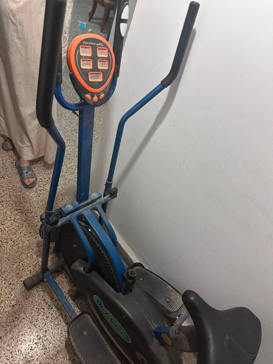 جهاز ركض وجهاز  إليبتكال للبيع
ب300 الف 
رقم الهاتف ***********
بغداد السيدية
