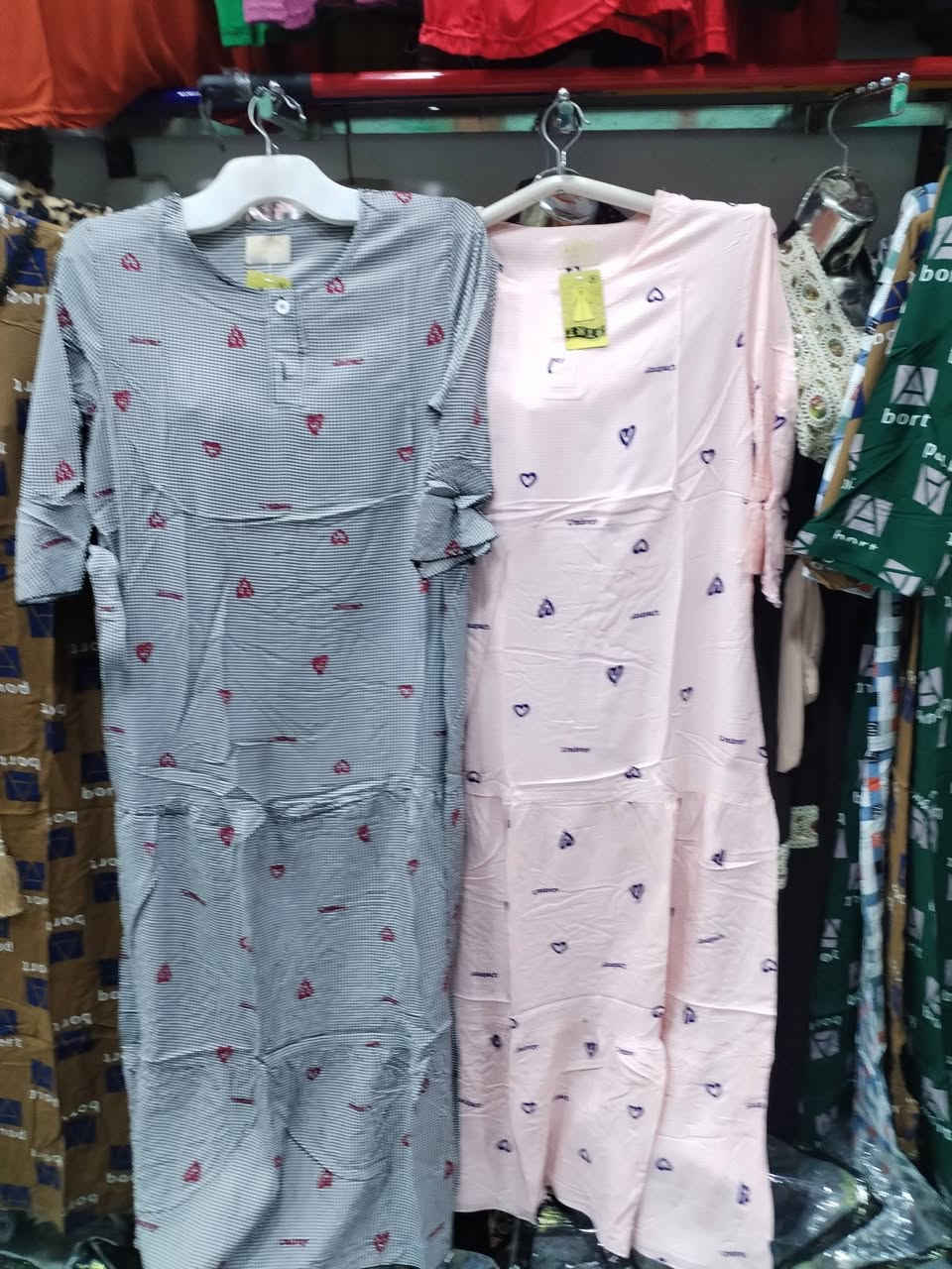 وصل دشاديش كشمير اصلي سعرقطعه 5000 الف أزياء الجوهرة الرمادي حي التأميم ٨شباط قرب مول الخزرجي محل علي يوجد خدمات توصيل جميع محافظات العراق حجز عل واتساب ***********
