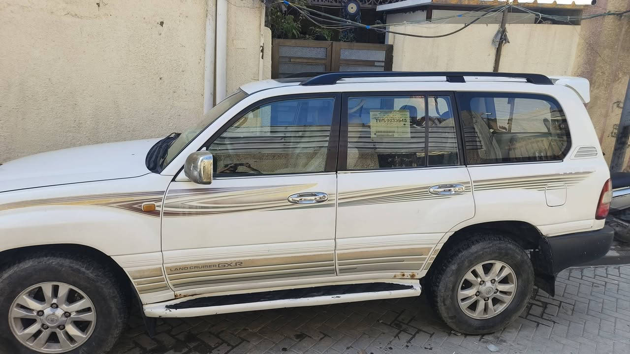 السلام عليكم لاندكروز موديل 2001السياره نضيفه وحلوه واي استفسار على السياره هذه رقمي وخابرني وتدلل *********** السعر خاص
