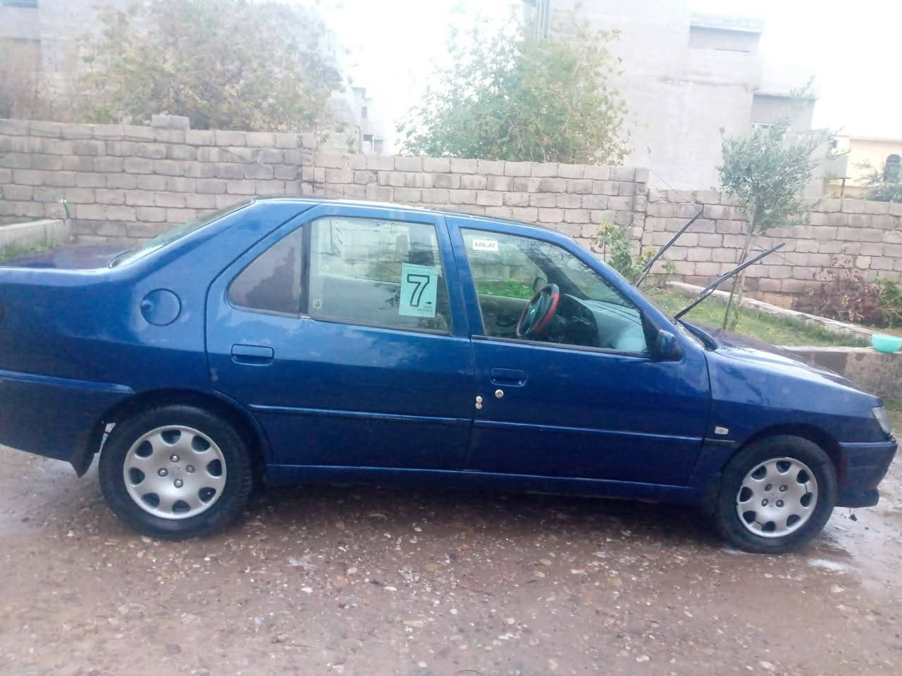 السلام عليكم سياره بيجون ٣٠٦ مكينه و كير شرط رقم نينوي المانيه سنويه جديده باتريه جديد تخم تاير عل نصه السعر 40 وبيه مجال ***********
