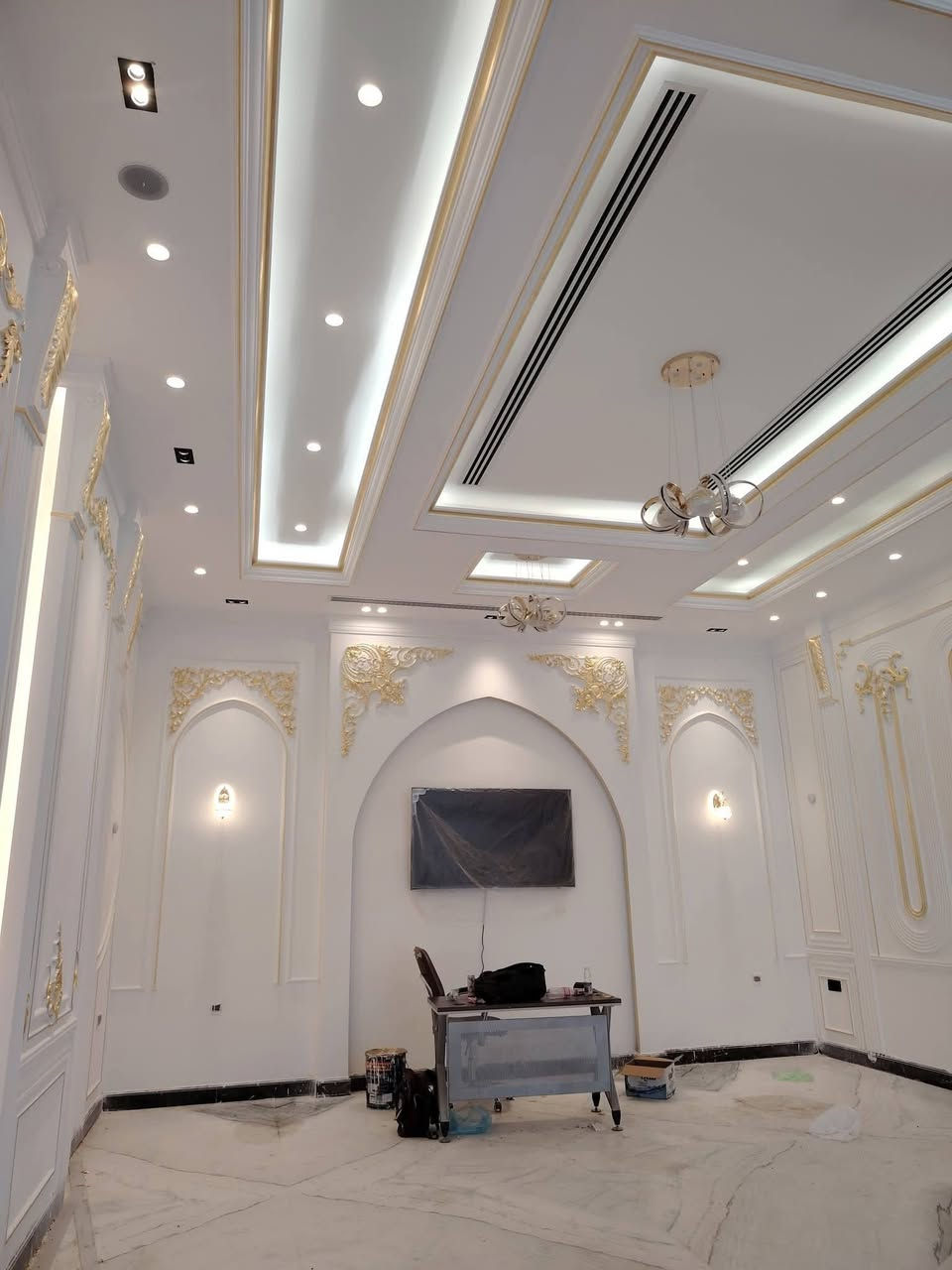 مساء الخير ♥️ 
💞مستعدون لعمل جميع انواع الديكورات  💐ديكور مع صبغ تصميم  مع التنفيذ *********** 
اتمنى ان ينال اعجابكم ❤️
