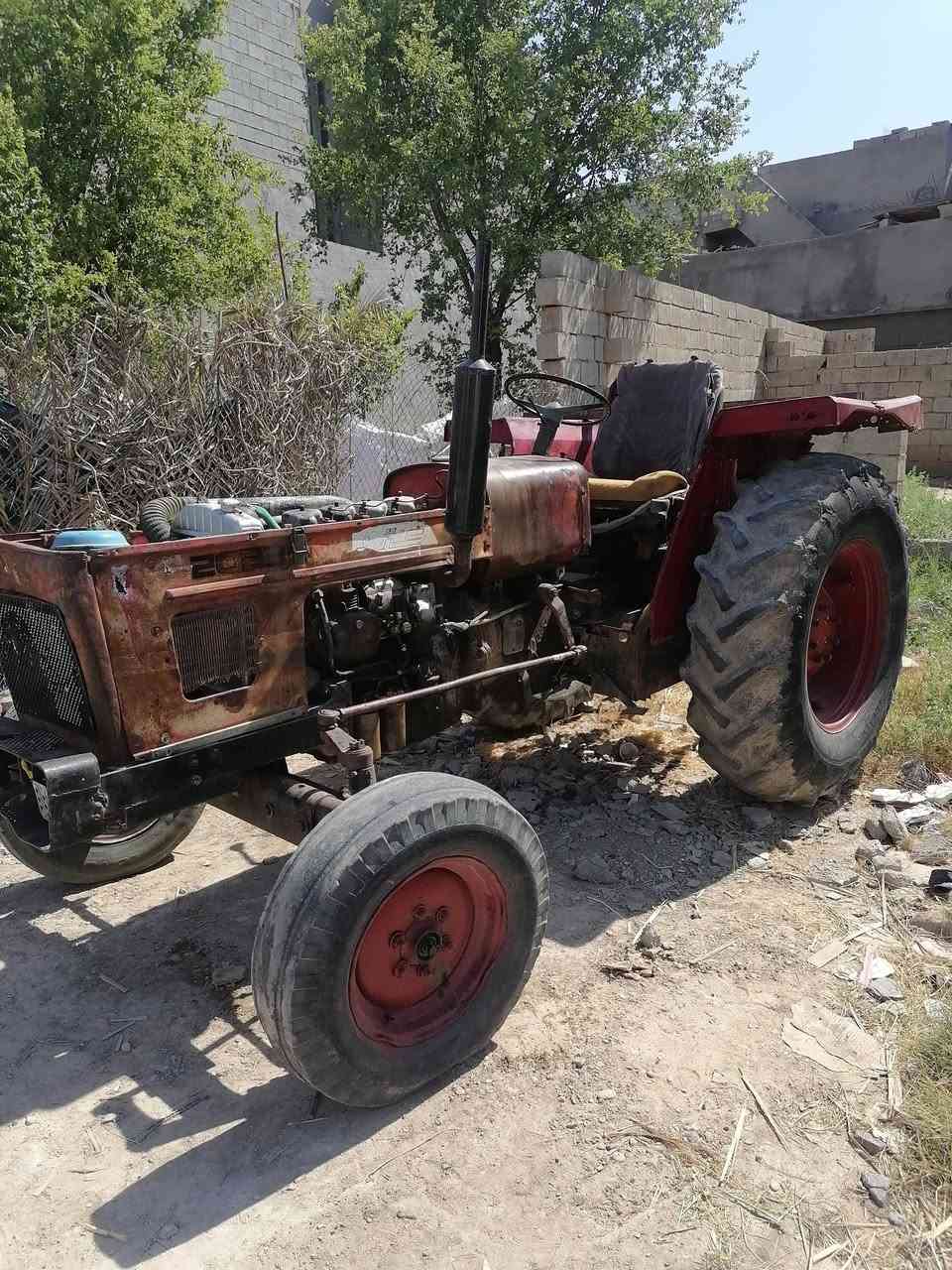 عنتر 71 مديل 83  محرك ويكر مكفول نضيف بدون تحويل سلف تشتغل الكهربائيات شغاله السعر مليونين و400 وبيه مجال العنوان ديالى المقداديه رقم الهاتف
***********
