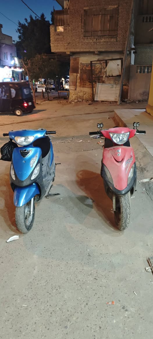 ماكسات  للبيع ثنينهن حاويه شلعه ومعدل  الحمره
 بلاد ما ملعوب بيه كهربائيات كامله ب950 الزرگه ب700 وبيه مجال ما  مفتوحه بس كفرات تجاريه اصليه شرط وناقصه سلف مكان الكرنه ***********
