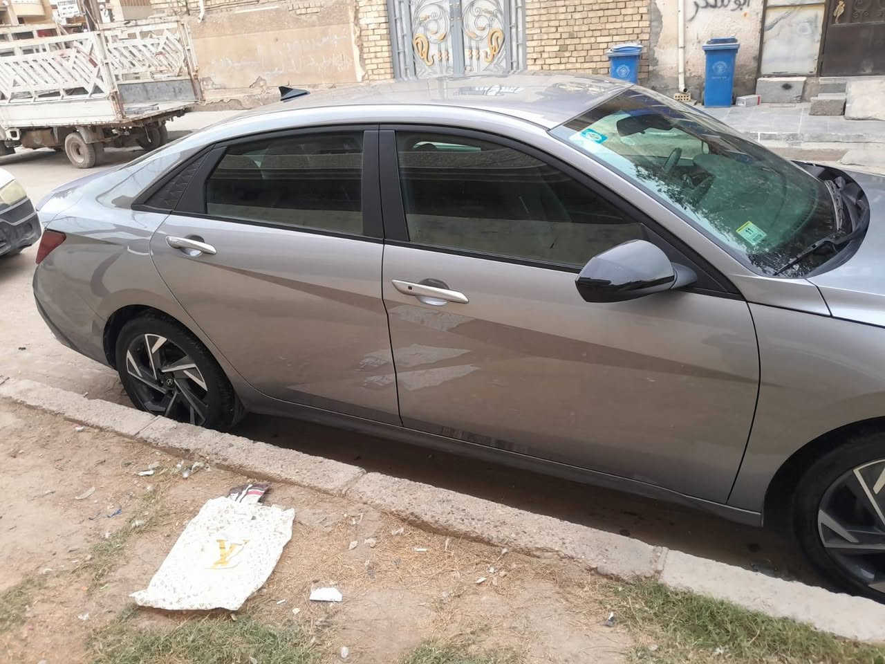 السلام عليكم للبيع النترا موديل 25 وراد امريكي حادث كما موضح بل صور الباقي كفاله عامه ماشيه 13سياره جديده مكينه 2000 دوش مكان السياره بغداد الامين الثانية رقمي التواصل ‏‪‪***********‬‬‏
