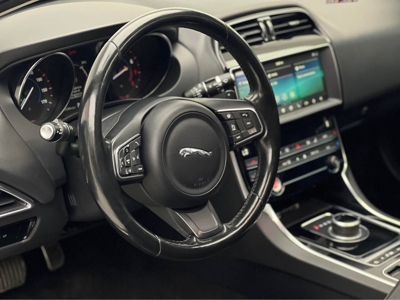 Jaguars XE 2019
جاكوار اكس اي ٢٠١٩

مواصفات S فول مواصفات اعلي فئة
ماشية 69,000 ميل بحالة ممتازة 

مكينة ٤ سلندر حجم ٢.٠ لتر تيربو فور ویل
ضرر السيارة صندوق صبغ  و جاملغ و باب کلیر امریکا بدون دواخل و ايرباك
مكفولة من كير و محرك وكهربائيات

ب  سعر (120$) ورقة و بيها مجال للطيبين

مكان السيارة

دهوك -معرض ارشف R-Shev
رقم51 من معارض التيرمينال 

***********
*********** دهوك, العراق

