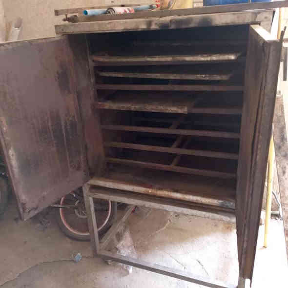 السلام عليكم فرن غازي للبيع يحمل 6 صواني نضيف العنوان بغداد حي القاهره السعر خاص ***********
