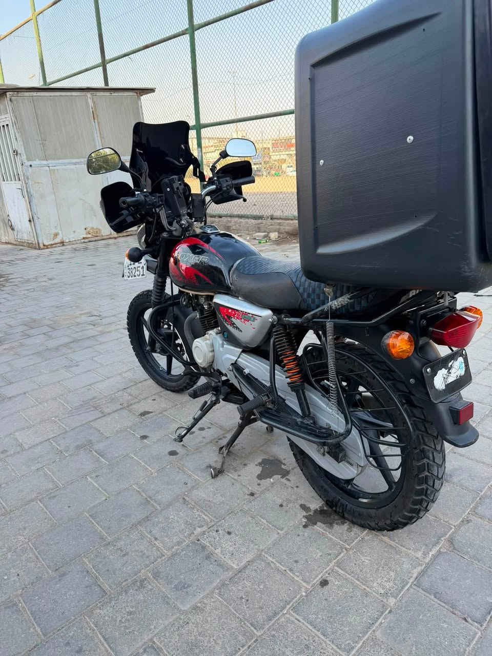 السلام عليكم بوكسر موديل ٢٢ شكل ٢٣ رقم بغداد بأسمي تحويل ثاني يوم مكينة مكفولة مابيها اي نقص سلف هندر  كهربائيات خير من الله مكان بغداد شارع فلسطين 
***********
