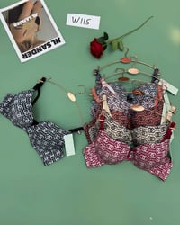 ستيان دبل اسفنج اصلي 3 حباسيات سعر القطعه 3.000 دينار  يوجد توصيل لكل ...