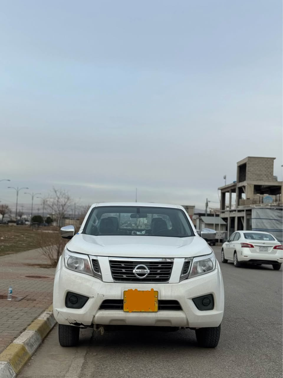 نیسان نەڤارای ٢٠١٩ مەکینەی گۆڕاوە بە بەتە vvt2400 سێ پارچەی پێشەوەی پێوەیە ئێرباگی تەقیوە سەیارەکە بێ تەقەو ڕەقەیە بێ عەیبە سەیارەکە سەنەوی بەسەرچووە وە بەشەرتی تەحویلوو غرامە ڕەقەم هەولێرە 
*********** شمشمل, السليمانية
