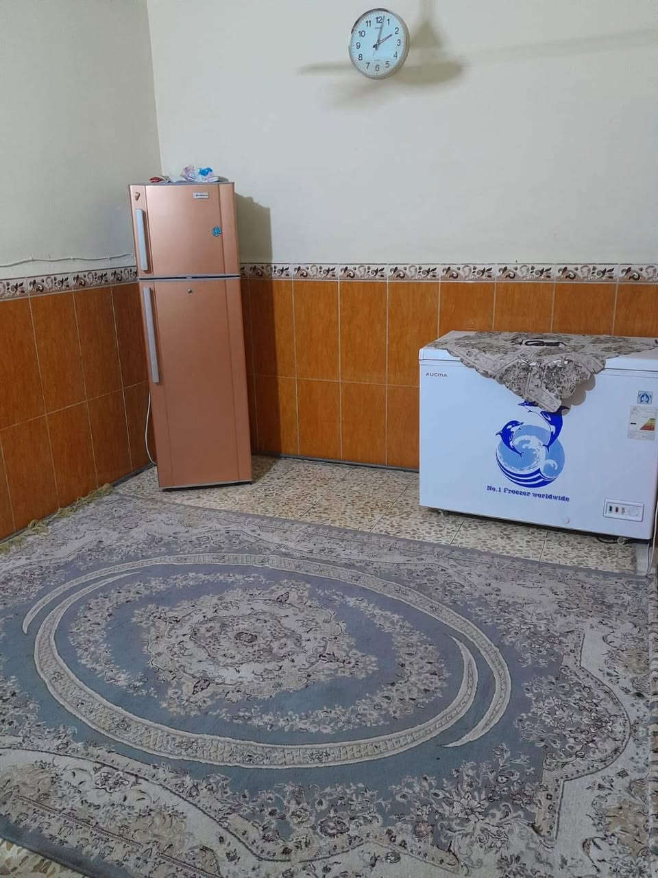 دار البيع مللك طابو صرف مساحته ١٠٠ متر واقع حال ١٠٥
الواجهه ٥ ونص ونزال ٢٠ طابق الاول  طرمه مساحته واسعه 

واستقبال مساحته هم واسعه  وغرفه ومطبخ  وحمام 

وطابق ثاني غرفتين   البيت عكاده بناء قديم 

حي اور  حسينيه المصطفى  

شارع المدارس أو  شارع سكلات محله ٣٢٩ 

السعر  قفل ١٧٠

‏ ‭٠٧٧٤ ٦١١ ٧٧٢٨‬
