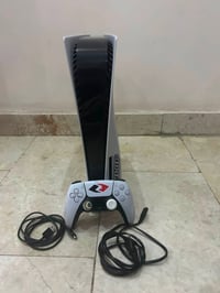 بلي فايف • بلايستيشن 5 • جهاز بلي فايف • PS5 نظيف • بلايستيشن 5 مستخدم...