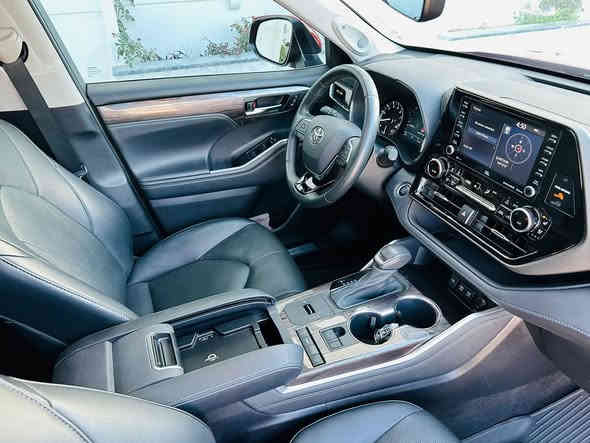 السلام عليكم 
تيوتا هايلندر 2022 بانزين (6)سلندر وارد أمريكي
السياره جديده جداً بيها ربع دعامية فقط
  ماشيه (٨٠) الف 
و فئته (limited)مواصفات 

🔴بصمه تشغيل
🔴بصمه ابواب 
🔴فتحه سقف 
🔴تشغيل عن بعد 
🔴داخل اسود 
🔴شاشه كبيره بلاديه 
🔴كامره خلفيه بلاديه 
🔴صندوق كهرباء
🔴تحكم ستيرن 
🔴رادار امامي 
🔴رادارت جانبي 
🔴كشن كهرباء 
🔴3وضعيات قياده 
🔴نضاهم HOLD
🔴منافذ شحن تايبسي 
🔴شاشه تبريد خلفيه 
🔴كشنات جلد 
🔴تدفئه تبريد كشنات 
ومواصفات الهايلندر معروفه و السياره بالحقيقه احلا من صور 
السعر/ ٣٨٠ ورقه مجال قليل
 للاتصال//***********
