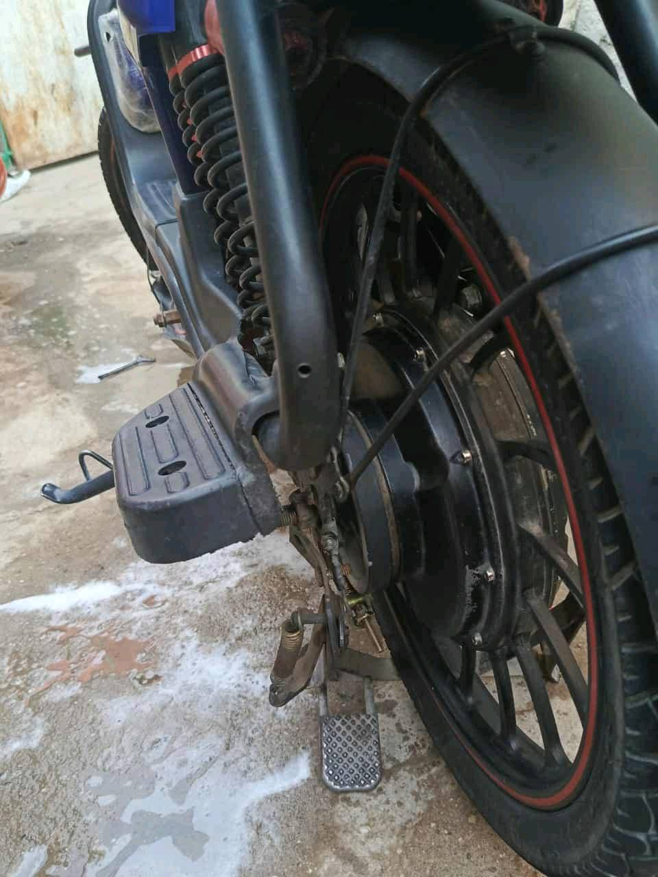 سلام عليكم دراجه شحن البيع او مراوس دراجه نقص بطاريات 3 منفوخه كهربائات كامله ملف مكفول سعر 150 