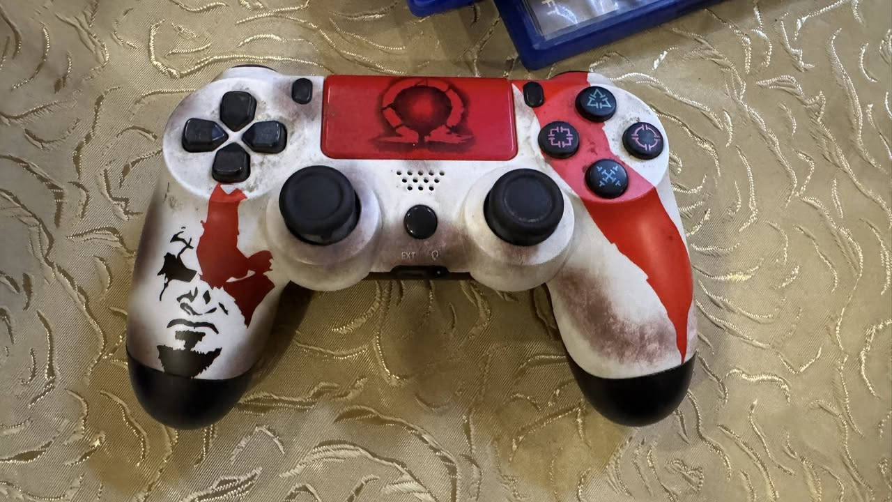 السلام عليكم 

بلي فور فات للبيع
ملحقات كاملة ( جوستك و كيبل Hd و كيبل تشغيل )
الجهاز نضيف كلش لا مصلح ولا داخل صيانة
الجهاز ويا جوستك nacon احترافي 
و كراند 5 
  و رينبو النسخة الكاملة
و قطعة سماعة 
الجهاز مدخل الاقراص بي يشتغل بس يحتاج تنضيف 

السعر مع الغراض الاضافية 230 و بي مجال 
العنوان بغداد سيدية 
رقم ***********
واتساب موجود 
لا يوجد توصيل
