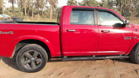 رام بك هورن 1500 محرك 8 سلندر هيمي 5700 
شاشة كبيرة سيستم صوت ومضخم من ماركة LPAIN صوتها يخبل فور ويل رقم بصرة مكان السيارة بغداد 
على حادث امريكا والباقي مكفول صور الحادث موجودة
حادثها دعامية وبنيد وجاملغ صفحة السايق الجاملغ الثاني بارد بدون دواخل بدون شواصي 
السعر 178 وقابل للتفاوض
2018
للأتصال ***********
