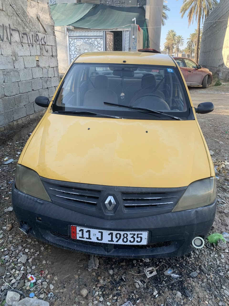 السلام عليكم رينو لوكان 2009 للبع السعر 35 وبيهه مجال نقوصات بسيطه ليريد يتواصل ع رقم *********** العنوان جزيرة بغداد السياحيه
