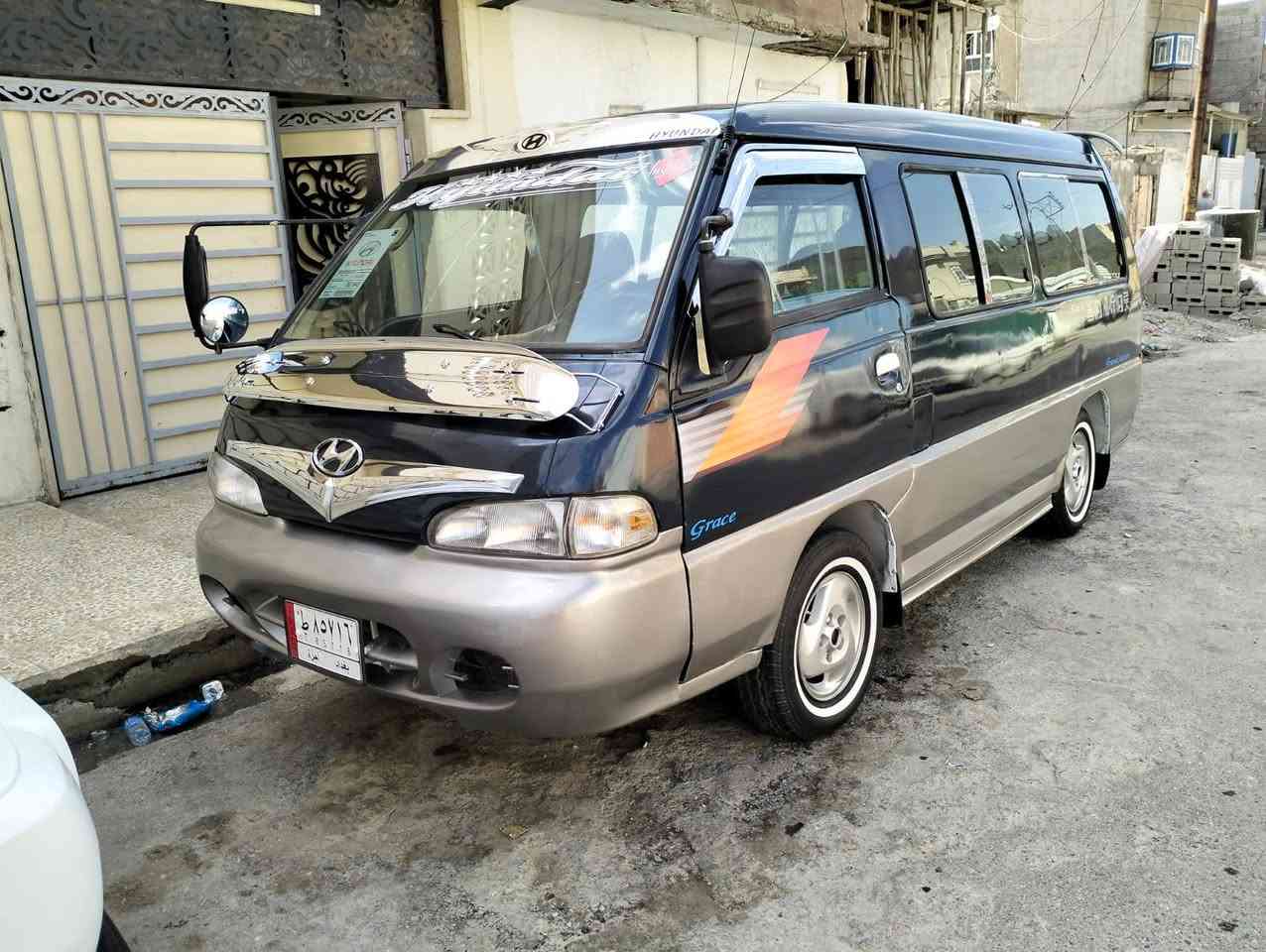سلام عليكم هونداي لبيع موديل 96سنويه 27مرور صفر هيئه ما مسجله مكينه مال كصه بيها بخار  شرط التحويل  و كاله سياره جاهزه مصبوغه جماليه ***********
