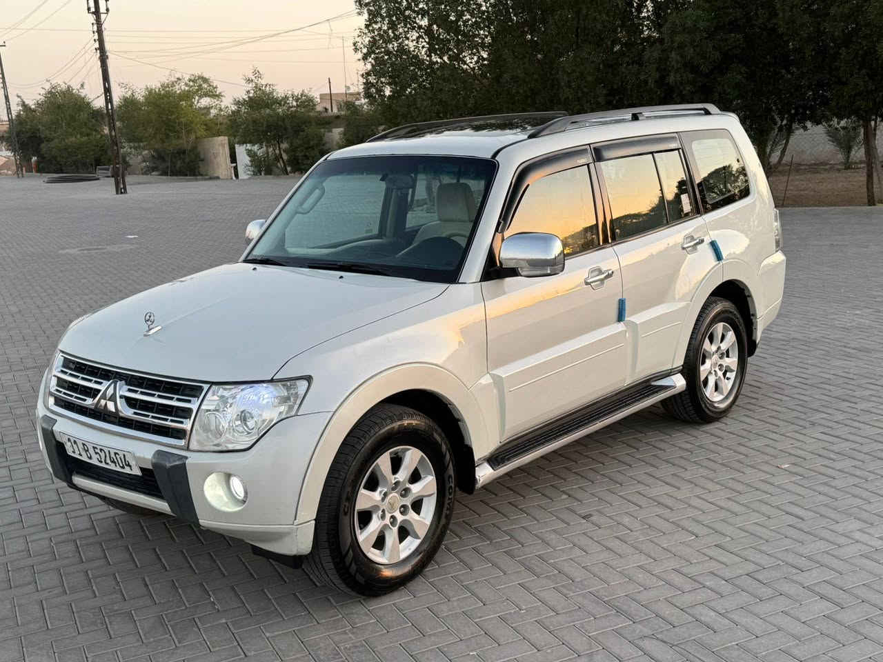 سلام عليكم باجيرو موديل 2010  للبيع حبتور فول مواصفات رقم جديد بسمي  بدون حادث السعر 148 مكان السياره بغداد الاستفسار رقم ***********
