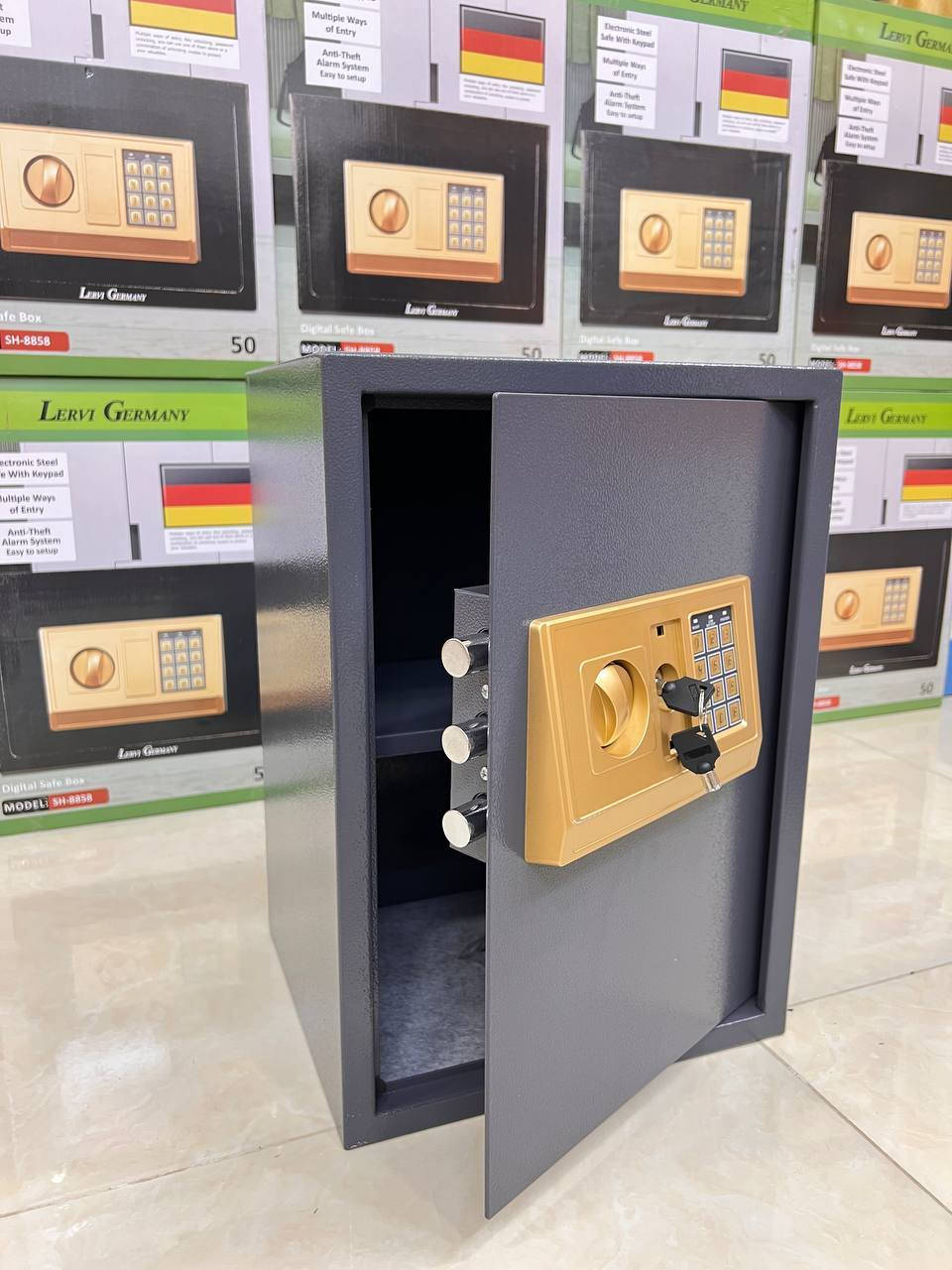 🔐 هل تبحث عن قاصة تجمع بين القوة والثقة والاعتمادية؟

قاصة ليڤير المانية بقياس 50 سم صممت لتوفر حماية حقيقية لممتلكاتك المهمة، بجودة تصنيع عالية وهيكل متين يناسب المنازل والمكاتب والمتاجر.
المواصفات:
• الارتفاع 50 سم
• العرض  36 سم
• العمق 32 سم
• الوزن  13 ونص كغم

مزايا الأمان:
• مقاومة للحريق ومحاولات الكسر
• مفاتيح أصلية عالية الأمان غير قابلة للنسخ
• شفتات داخلية من الستانلس ستيل المقاوم للصدأ
• نظام رمز وقفل لتعزيز الحماية
خدماتنا: الوكيل الحصري لقاصات بويل الكورية في العراق السعر 85
• توصيل إلى جميع المحافظات مجاناً 

📩 للاستفسار مراسلة الصفحة
📞 ***********
📞 

مع صندوق الأمان … الأمان استثمار وليس خيار. بغداد, العراق
