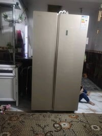 ثلاجه شغاله نضيفه نقص بس غاز 200 وبيها مجال الخطيب الزراعي